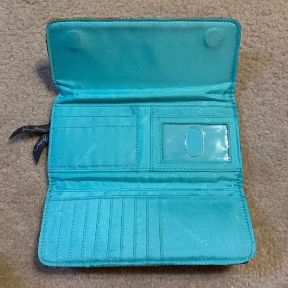 Vera Bradley wallet - Picture 1 of 3